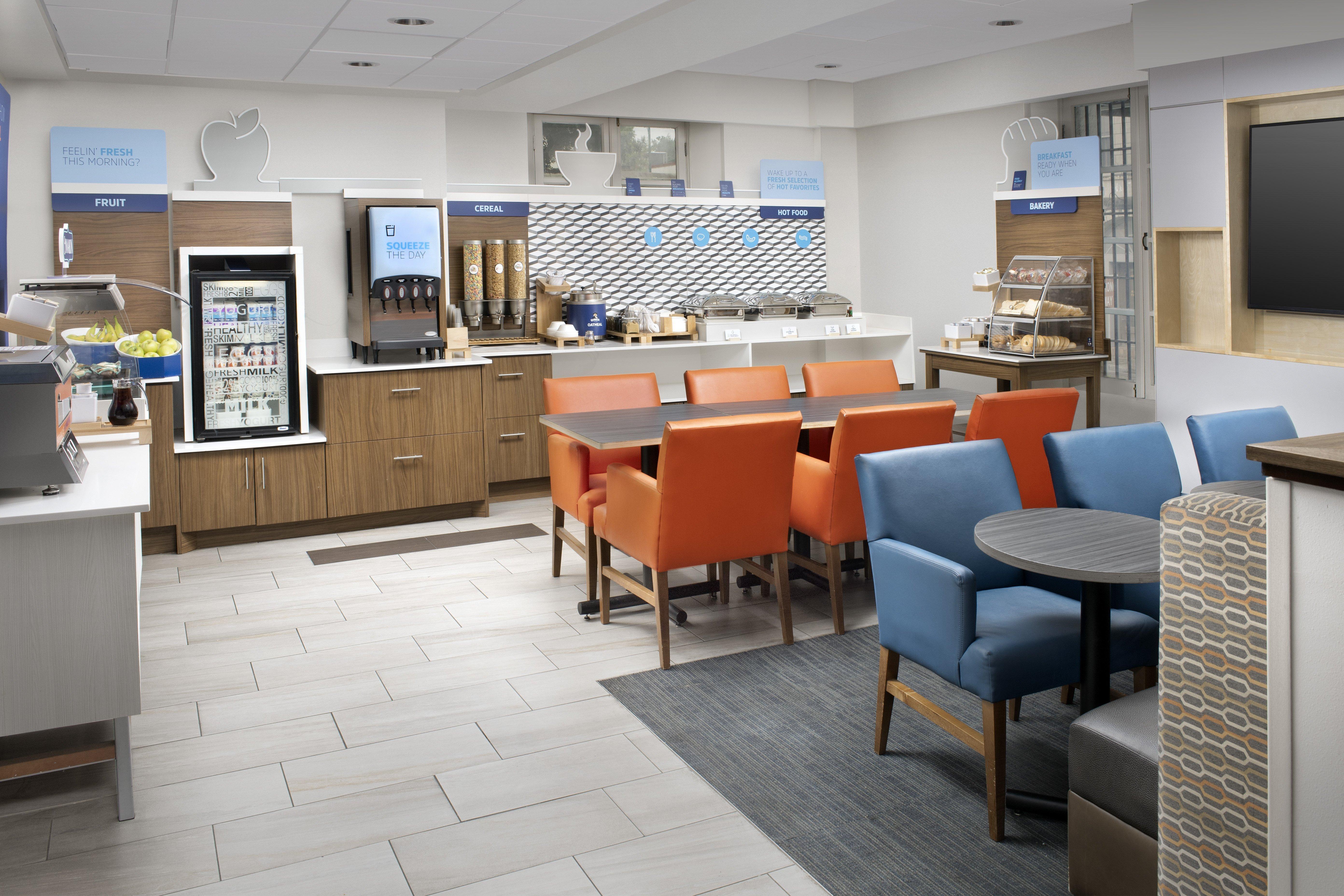 Express North Riverwalk Area By Ihg Hotel